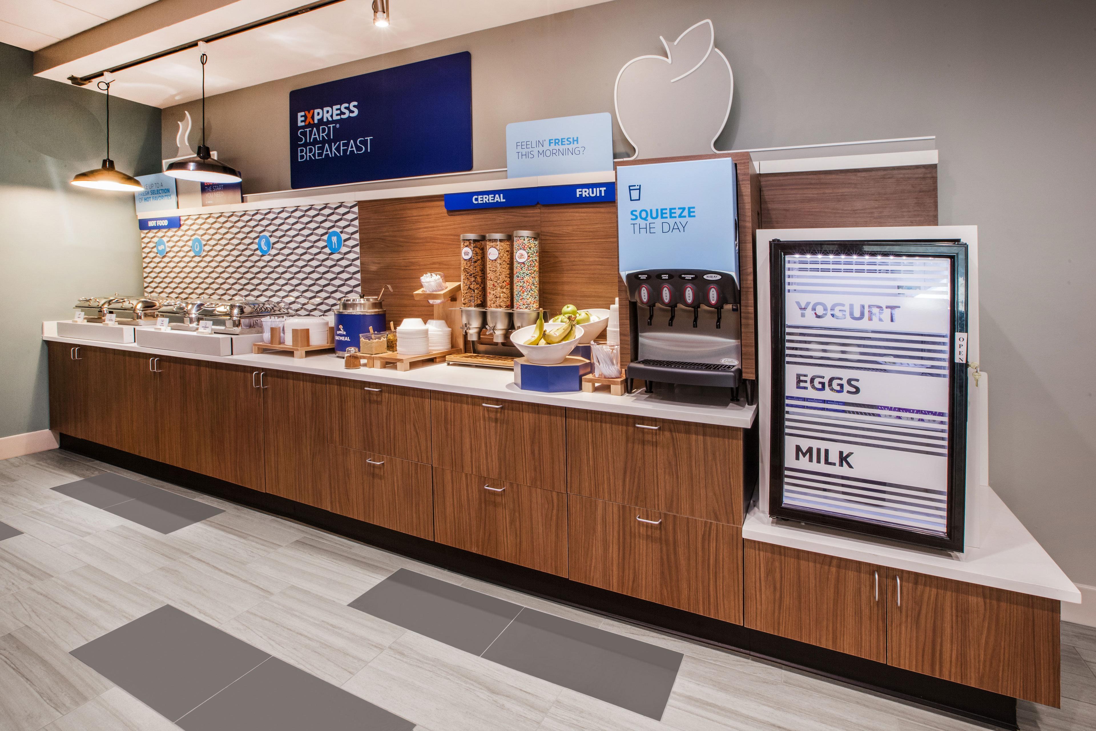 Holiday Inn Express Hotel & Suites London By Ihg מראה חיצוני תמונה