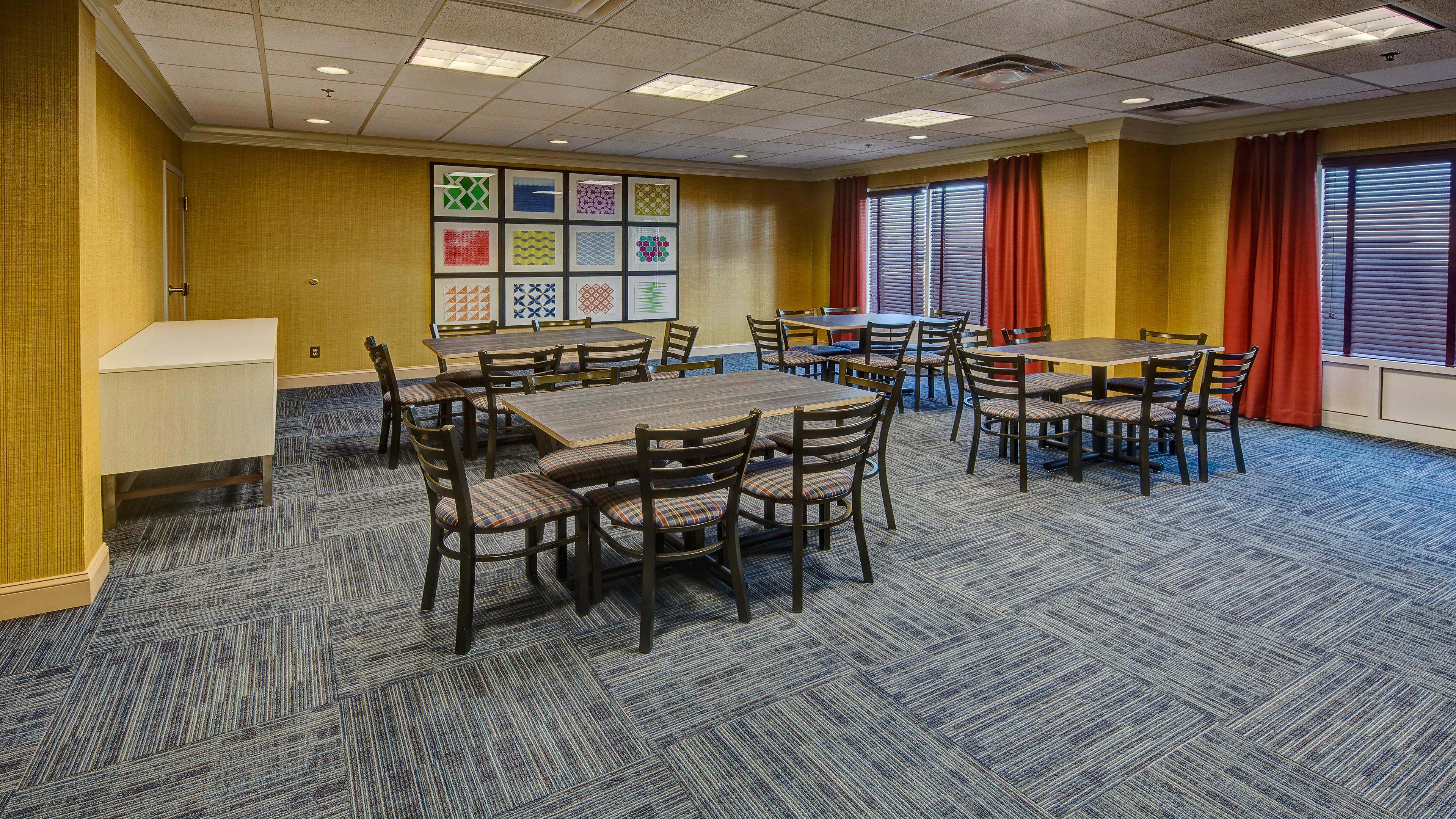 Holiday Inn Express Hotel & Suites London By Ihg מראה חיצוני תמונה
