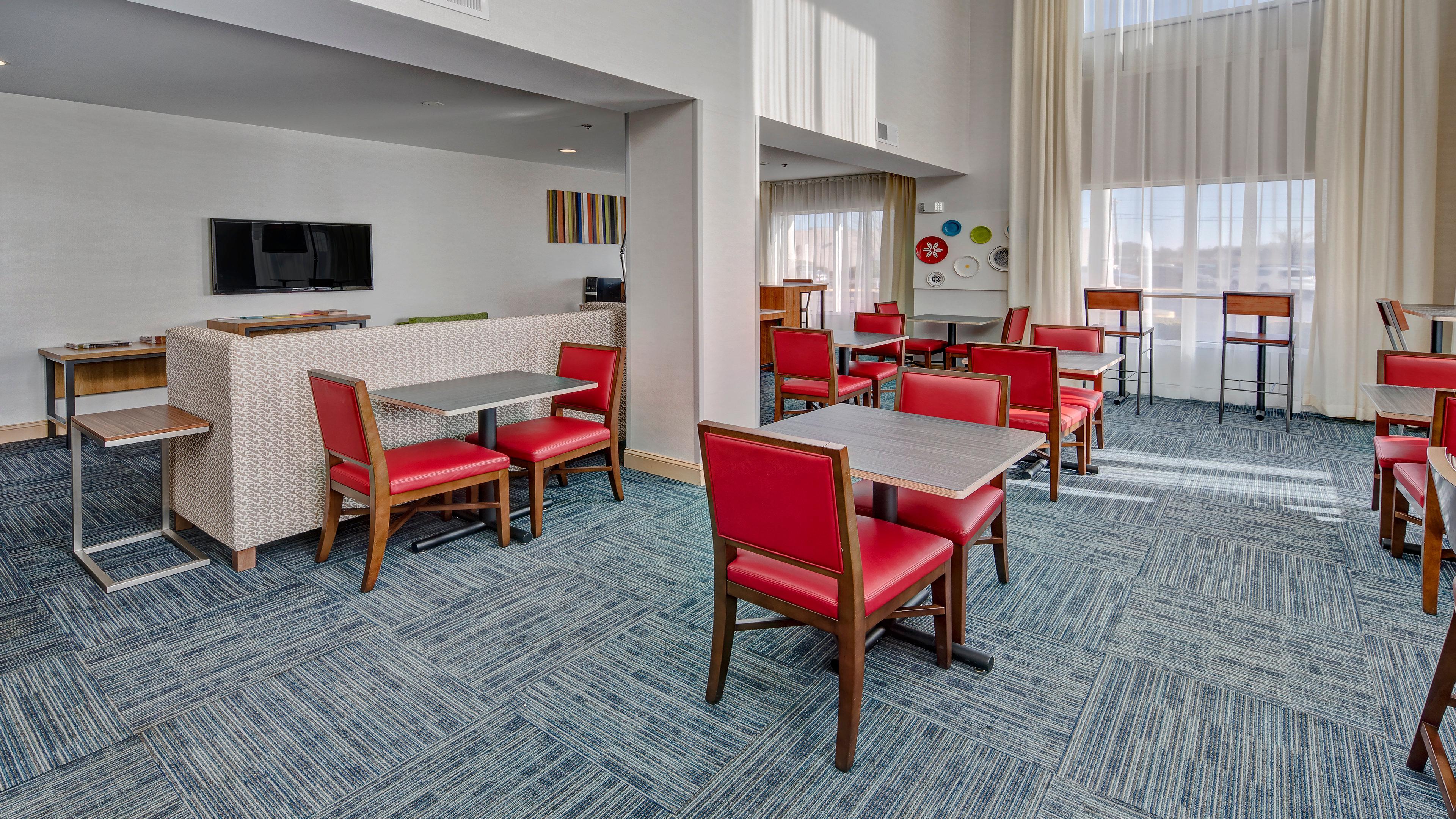 Holiday Inn Express Hotel & Suites London By Ihg מראה חיצוני תמונה