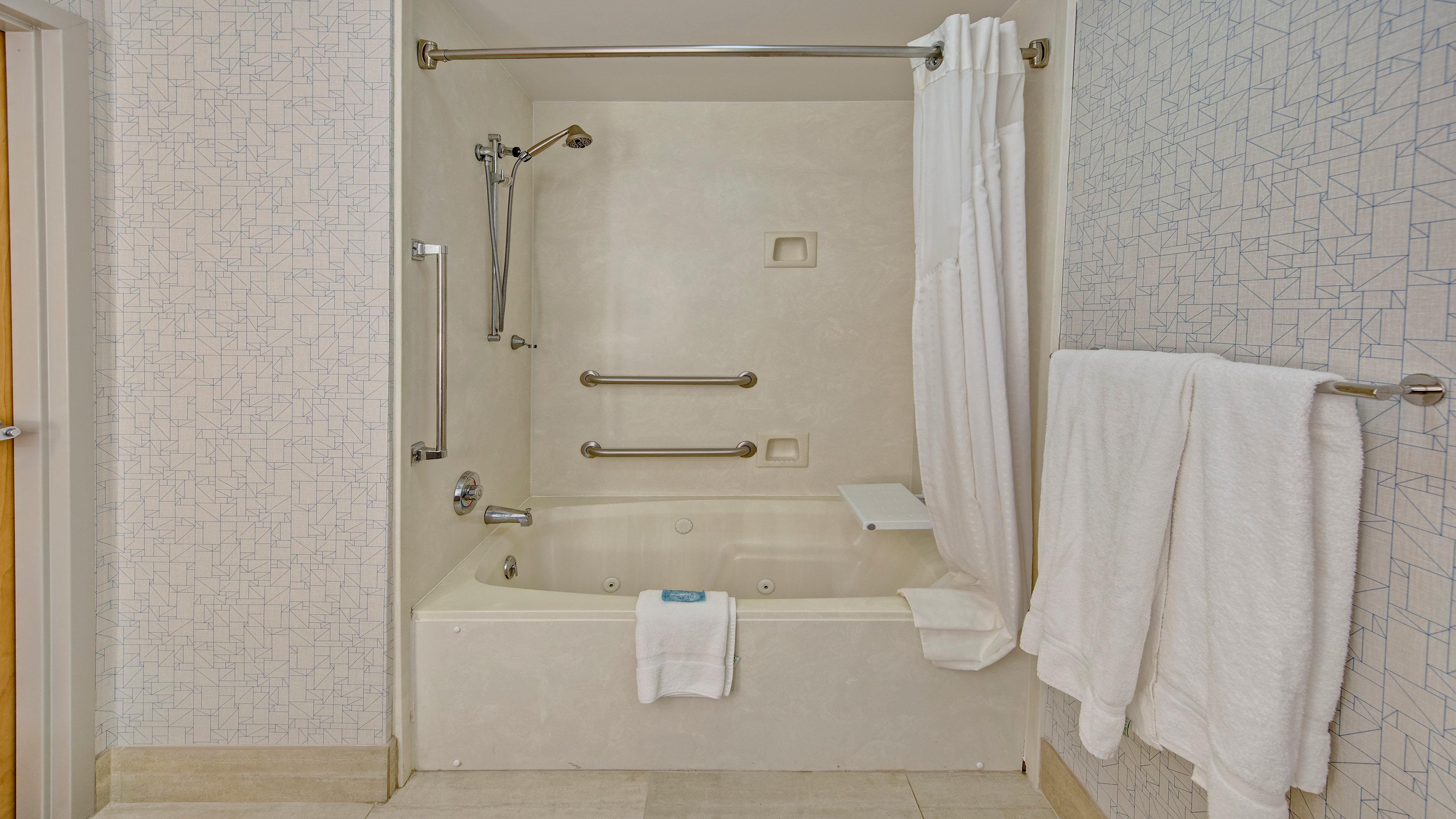 Holiday Inn Express Hotel & Suites London By Ihg מראה חיצוני תמונה