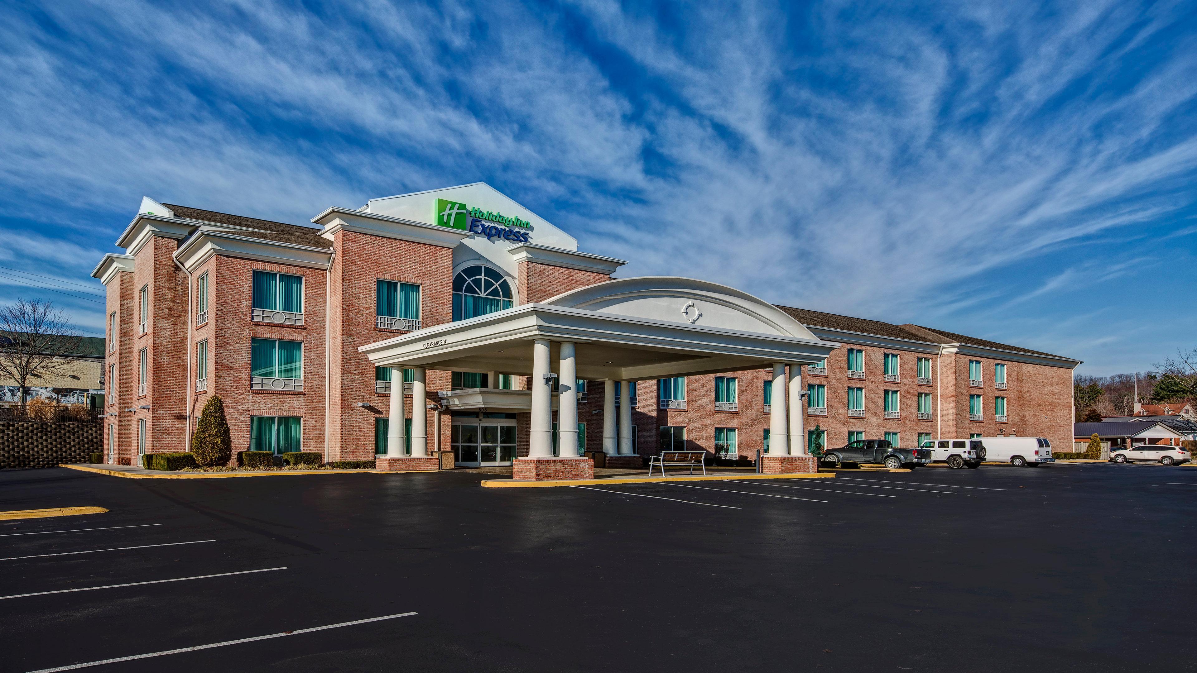 Holiday Inn Express Hotel & Suites London By Ihg מראה חיצוני תמונה