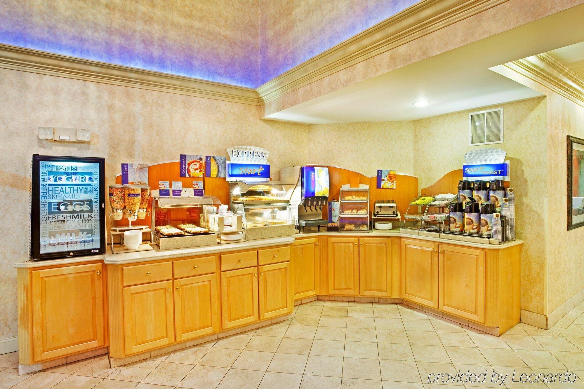 Holiday Inn Express Hotel & Suites London By Ihg מסעדה תמונה