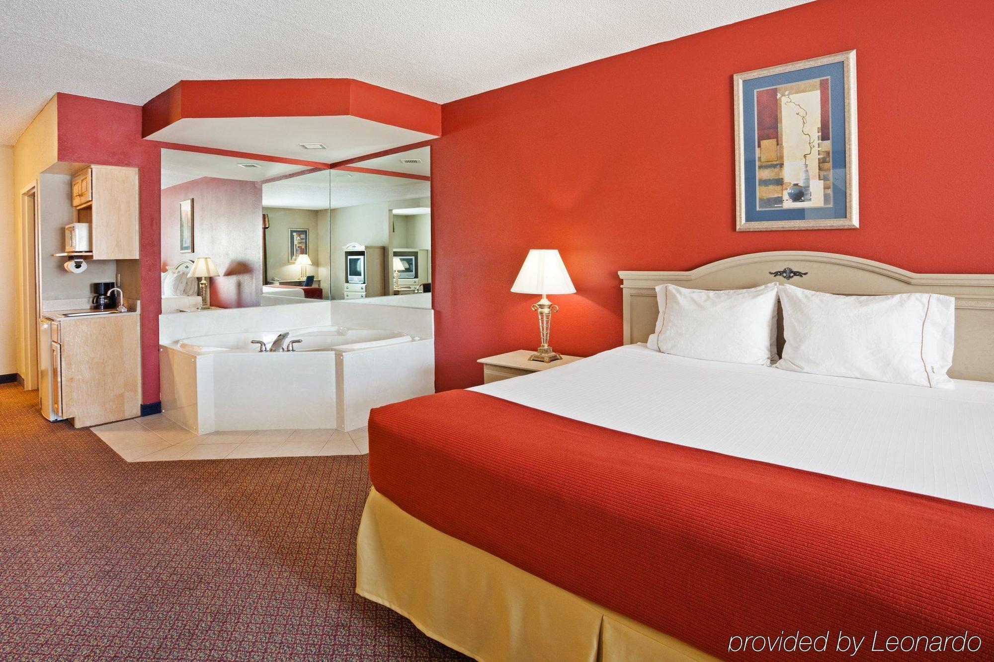 Holiday Inn Express Hotel & Suites London By Ihg חדר תמונה