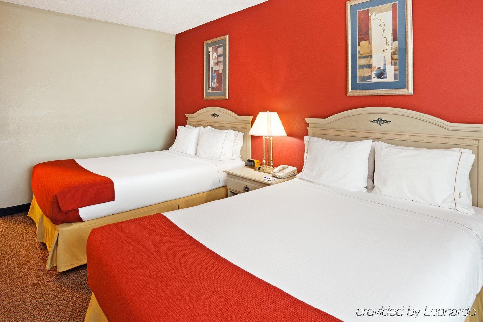 Holiday Inn Express Hotel & Suites London By Ihg חדר תמונה