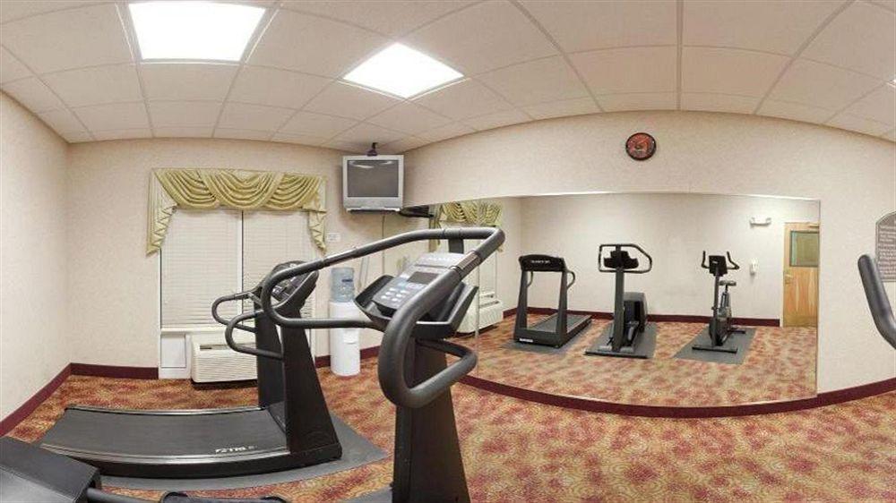 Holiday Inn Express Hotel & Suites London By Ihg מראה חיצוני תמונה